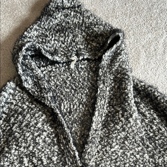 POL Chunky Oversized Cozy Black and White Knit Cardigan - Picture 6 of 9